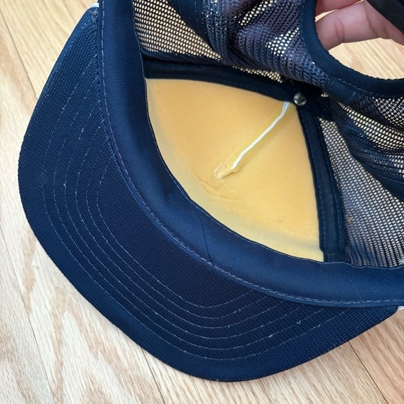 Vintage Andreas Inn Blue and White Trucker Hat Pennsylvania Mesh SnapBack - Picture 7 of 7